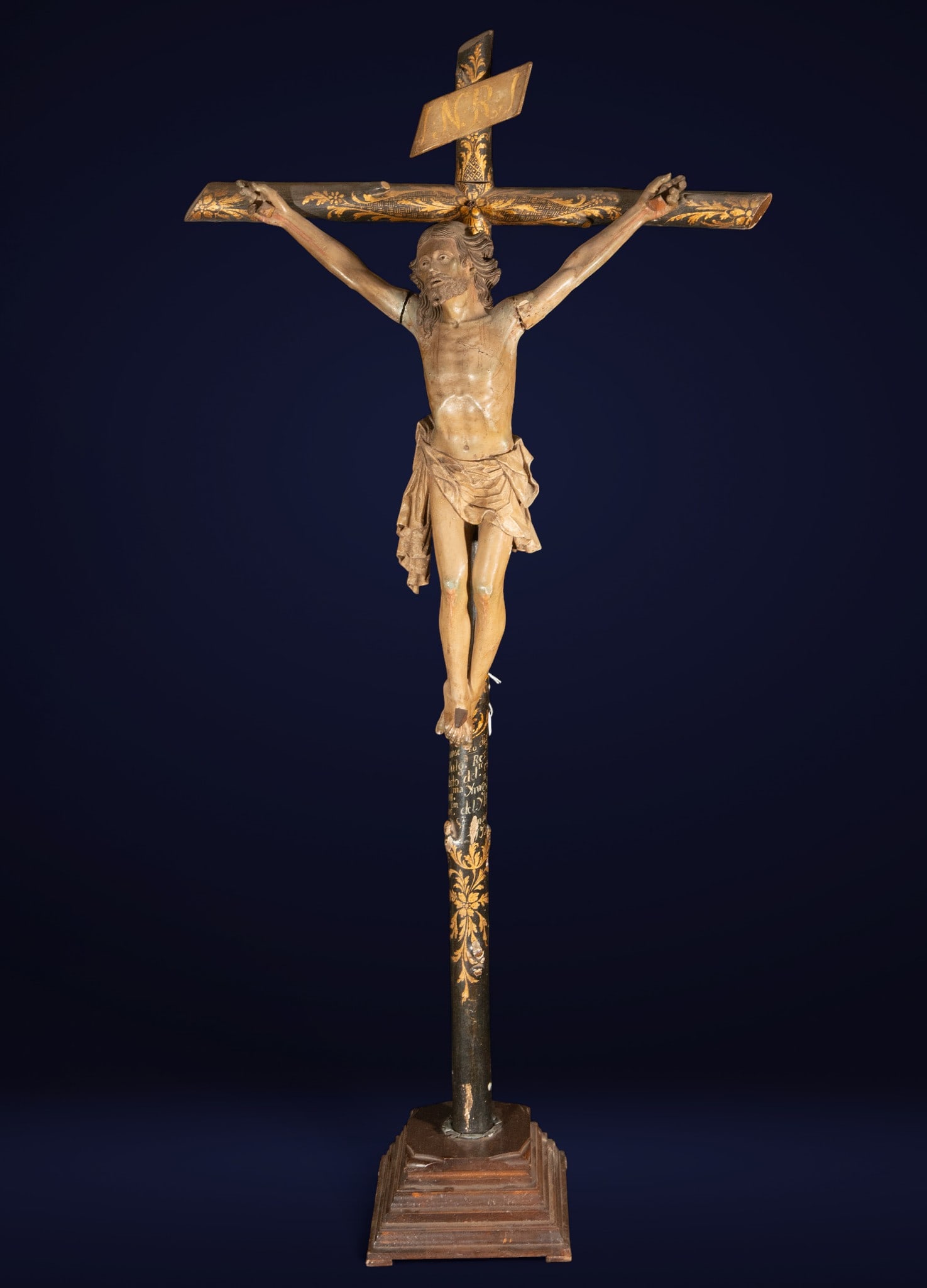 Exquisite Large New Spanish Colonial Christ on the Cross, early 18th century (1 of 10)