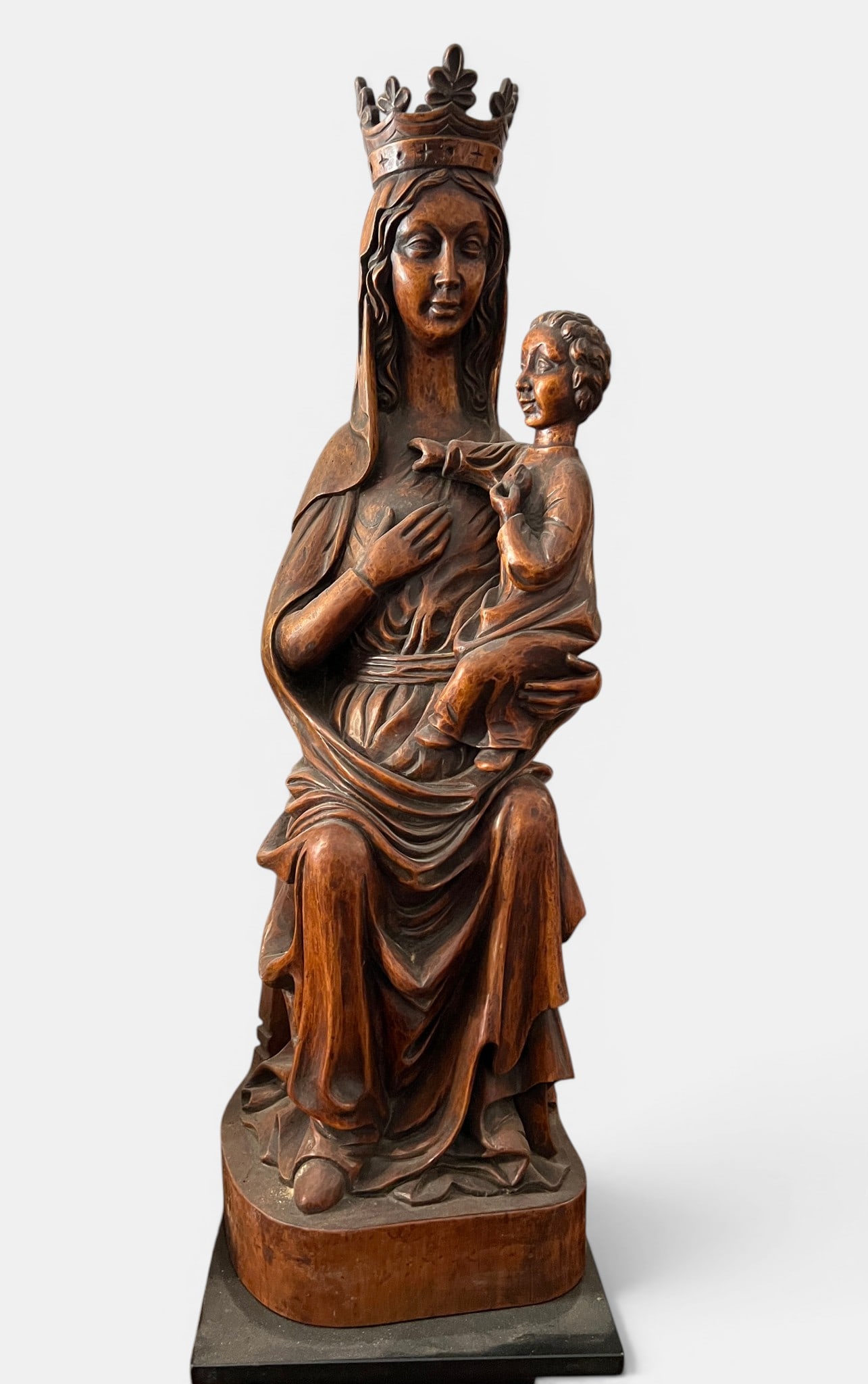 Large Neo-Gothic Madonna from the early 20th century, made of wood, Catalonia: Dimensions: 76 x 30 cm