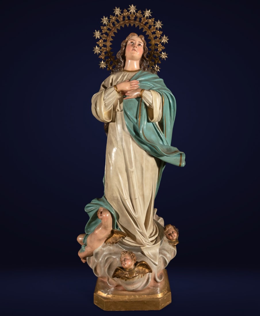 Virgin of Olot mid-20th century: Sculpture Measurements: 76 x 32 x 23 cm