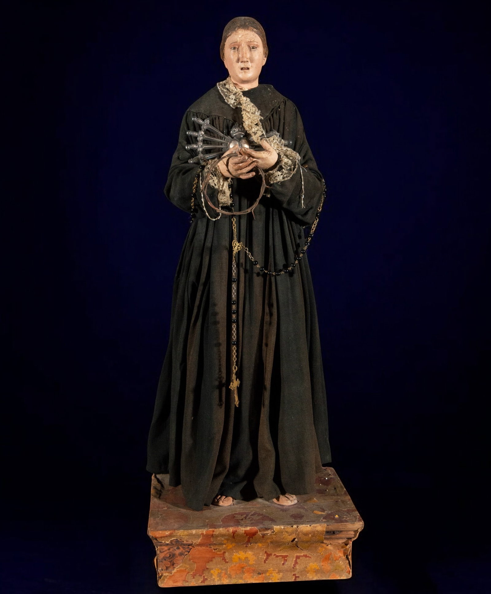 Sculpture of the Virgin of Solitude, 18th century: Size. Measurements: 63 cm x 23 cm x 17 cm