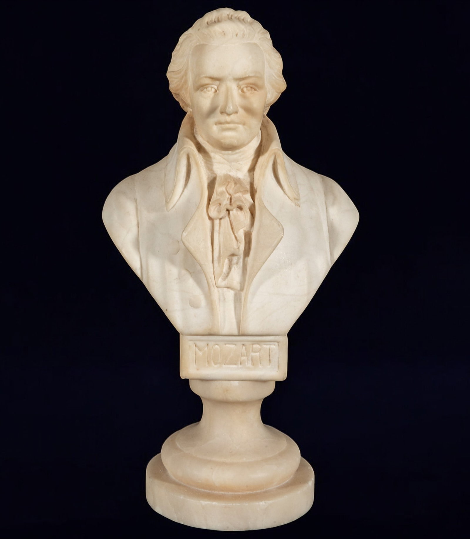 Biscuit porcelain bust (1 of 6)