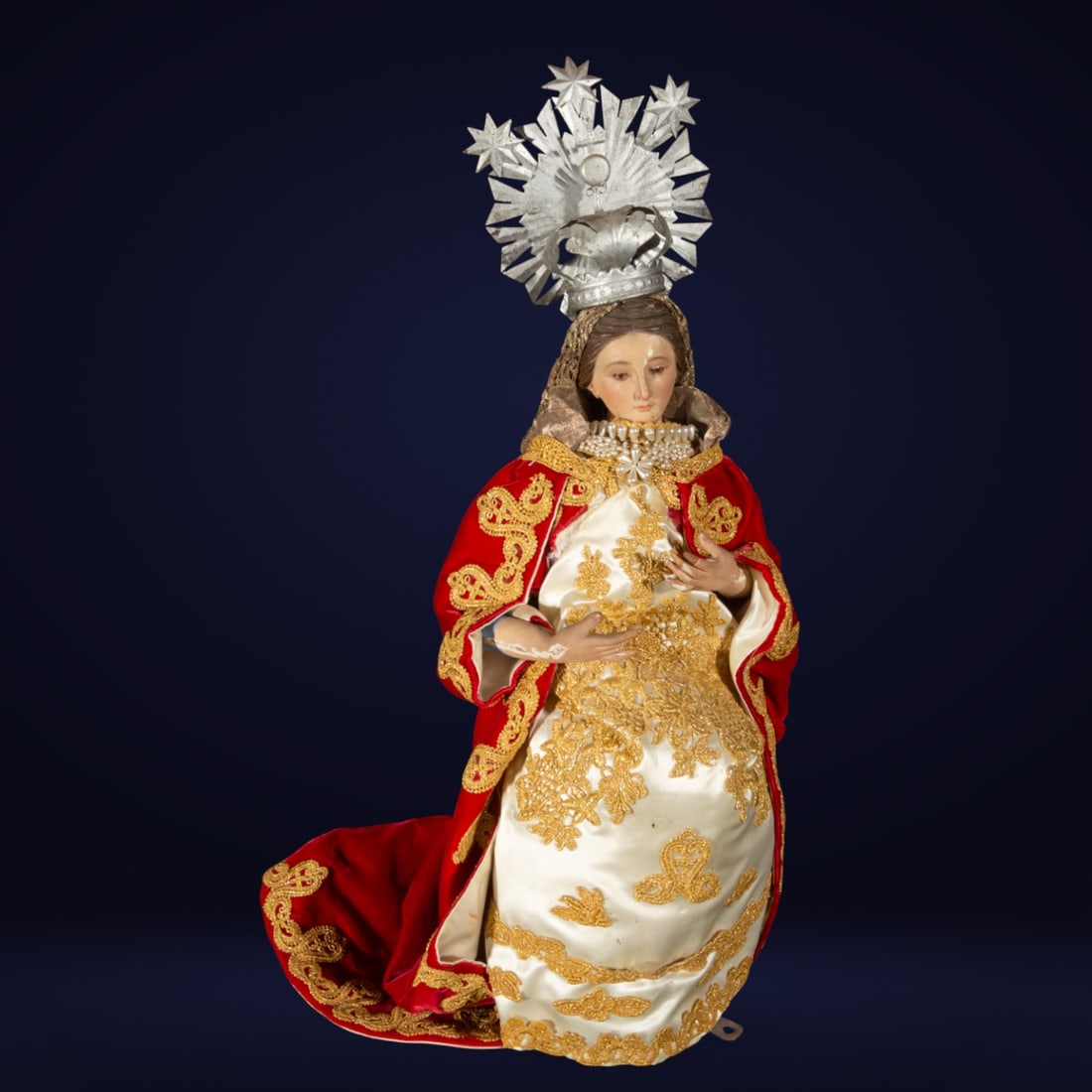 Virgin of the 19th century: Size. Measurements: 62 cm x 23 cm x 17 cm