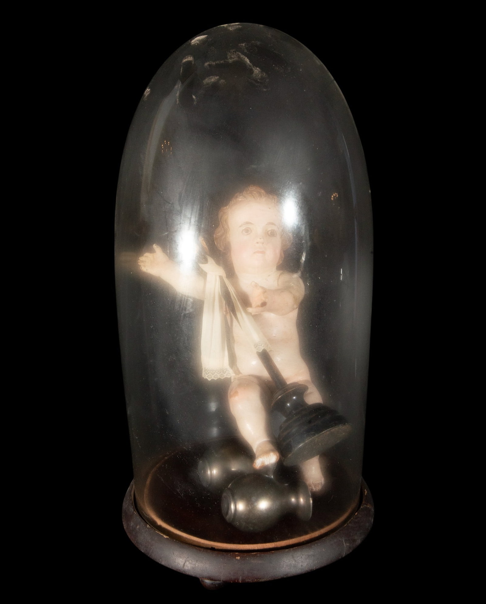 Sculpture of a boy with his lantern from the 18th century: Size. Measurements: 45 cm x 23 cm x 23 cm