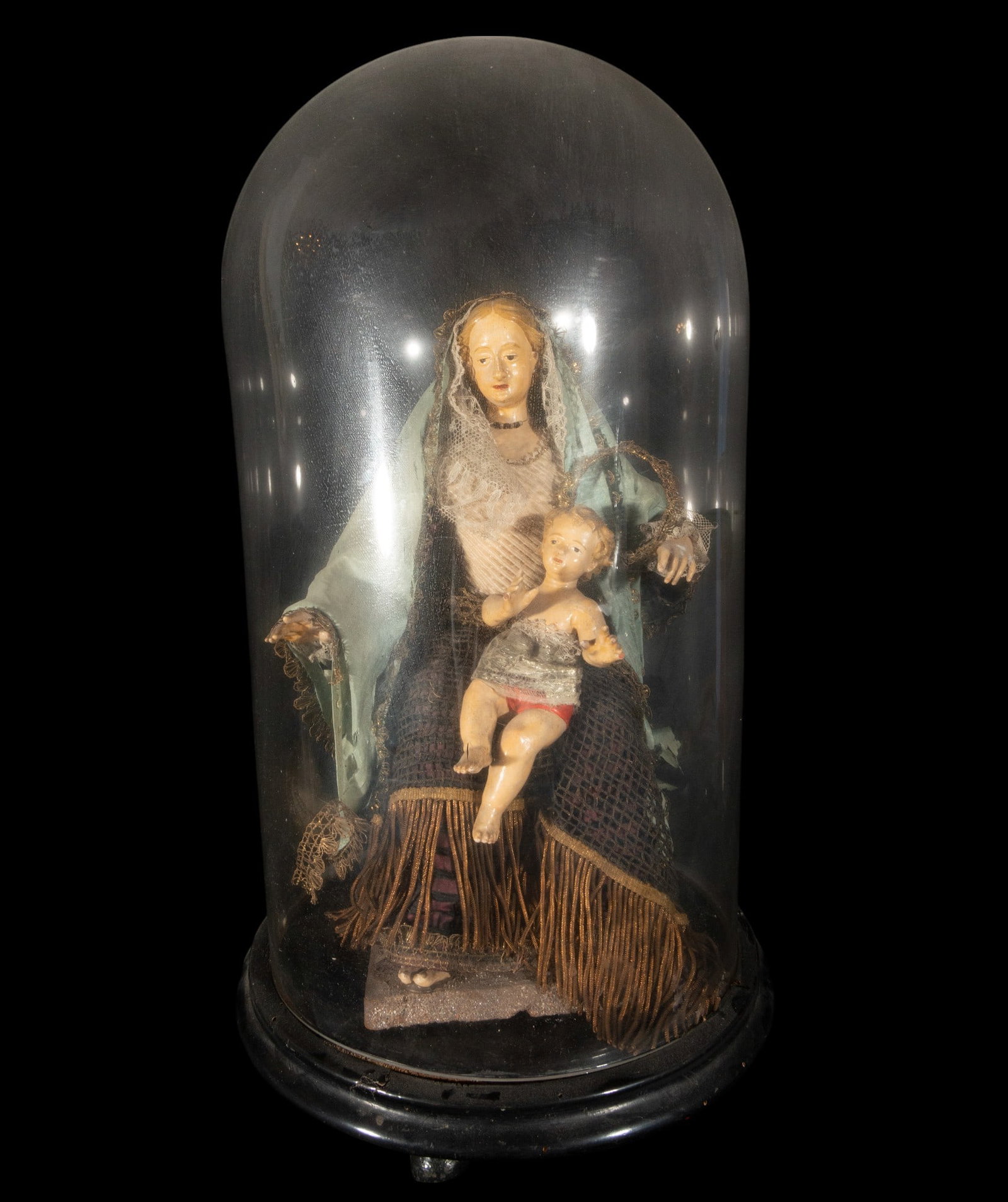 Virgin and Child with lantern from the late 18th and early 19th centuries: Size. Measurements: 39 cm x 21 cm x 16 cm, total 55 cm x 29 cm x 29 cm