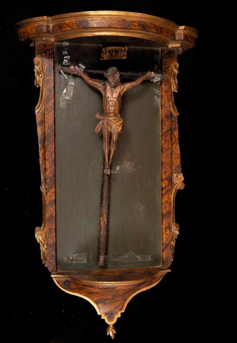 Mexican Christ in a Niche, Mexico, 18th century: Total dimensions: 88 x 53 x 23 cm