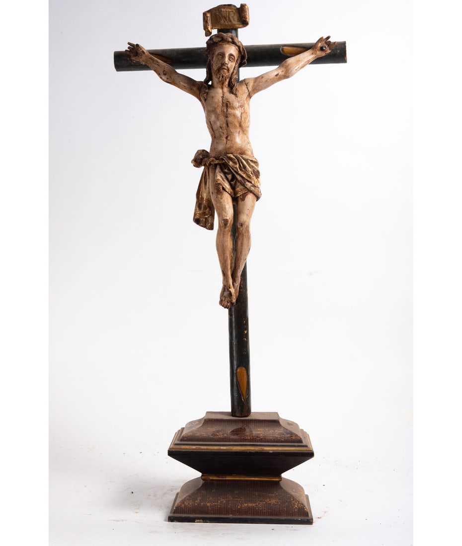 New Spanish Christ in carved wood, 18th century: Made of wood, measurements: 43 x 36 cm, measurements with cross: 84 x 39 x 11 cm