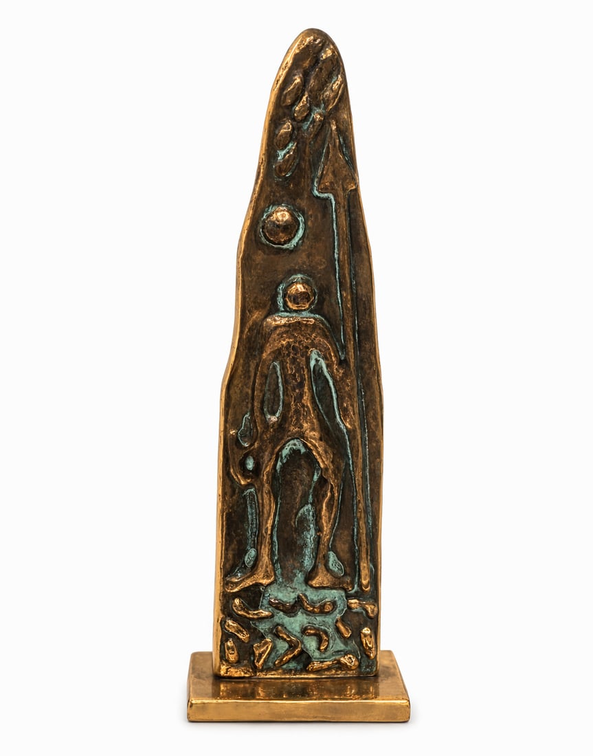 MICHELE CIRCIELLO (Italy, active in the 20th century) - Aura primitiva, 1996: Gilded bronze sculpture. Dimensions: 16 × 5 cm. Signed, titled, and dated on the base. This gilded bronze sculpture is by Michele Circiello, a contemporary Italian artist whose work is characterized 