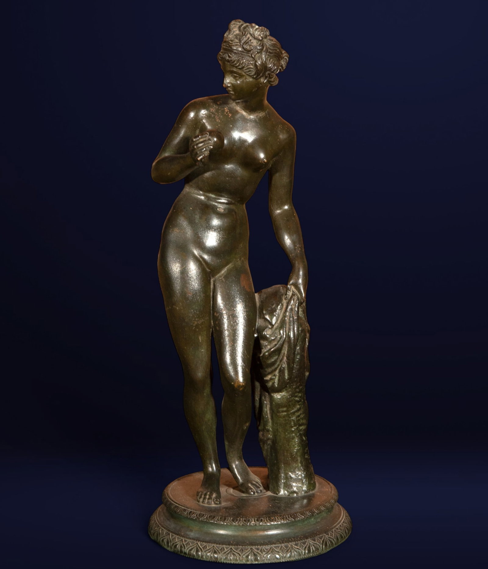 Venus with the Apple of Eris. After Bertel Thorvaldsen. Denmark, circa 1816–1820: Oxidized bronze. Dimensions: 27 x 10.8 cm. Sculpture inspired by Bertel Thorvaldsen's celebrated neoclassical model, depicting Venus holding the apple of Eris. The piece, cast with exquisite precision