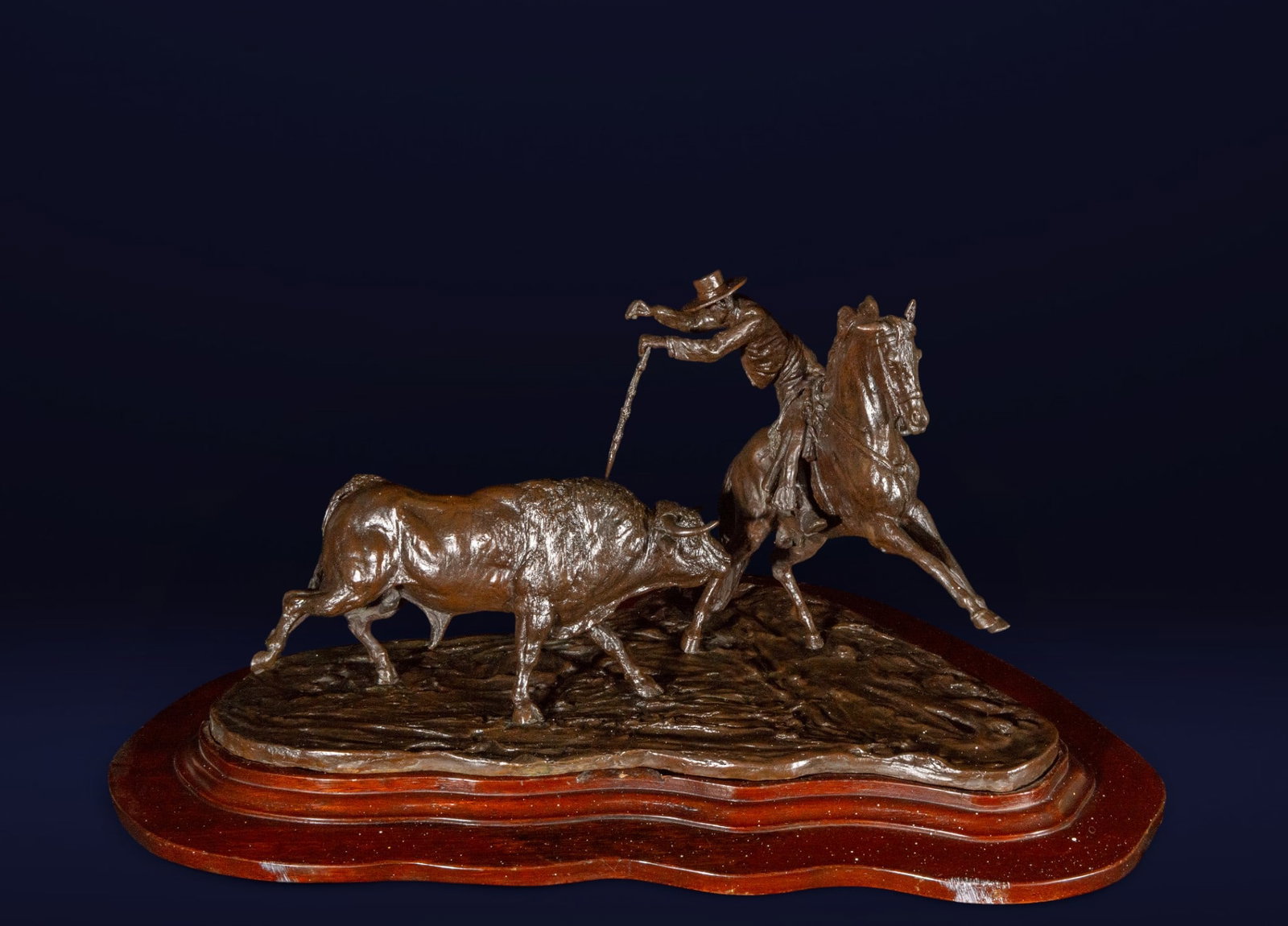 Rejoneador. 20th Century - FRANCISCO BONILLA VILLALBA (1920-1978): Bronze sculpture signed F. Bonilla. Measures 35 x 58 x 38 cm.