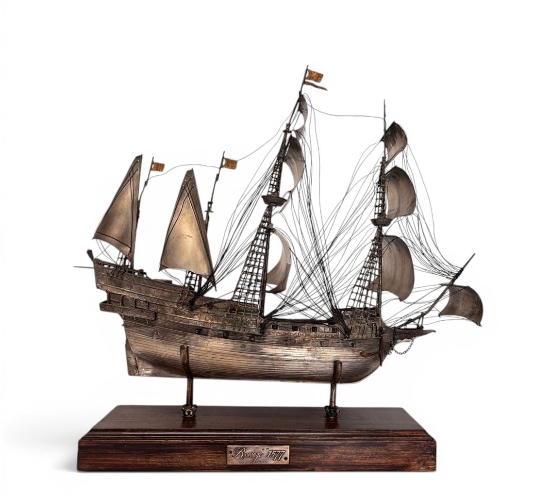 Model of the galleon "Revenge" (1577), England or Italy, 20th century (1 of 8)