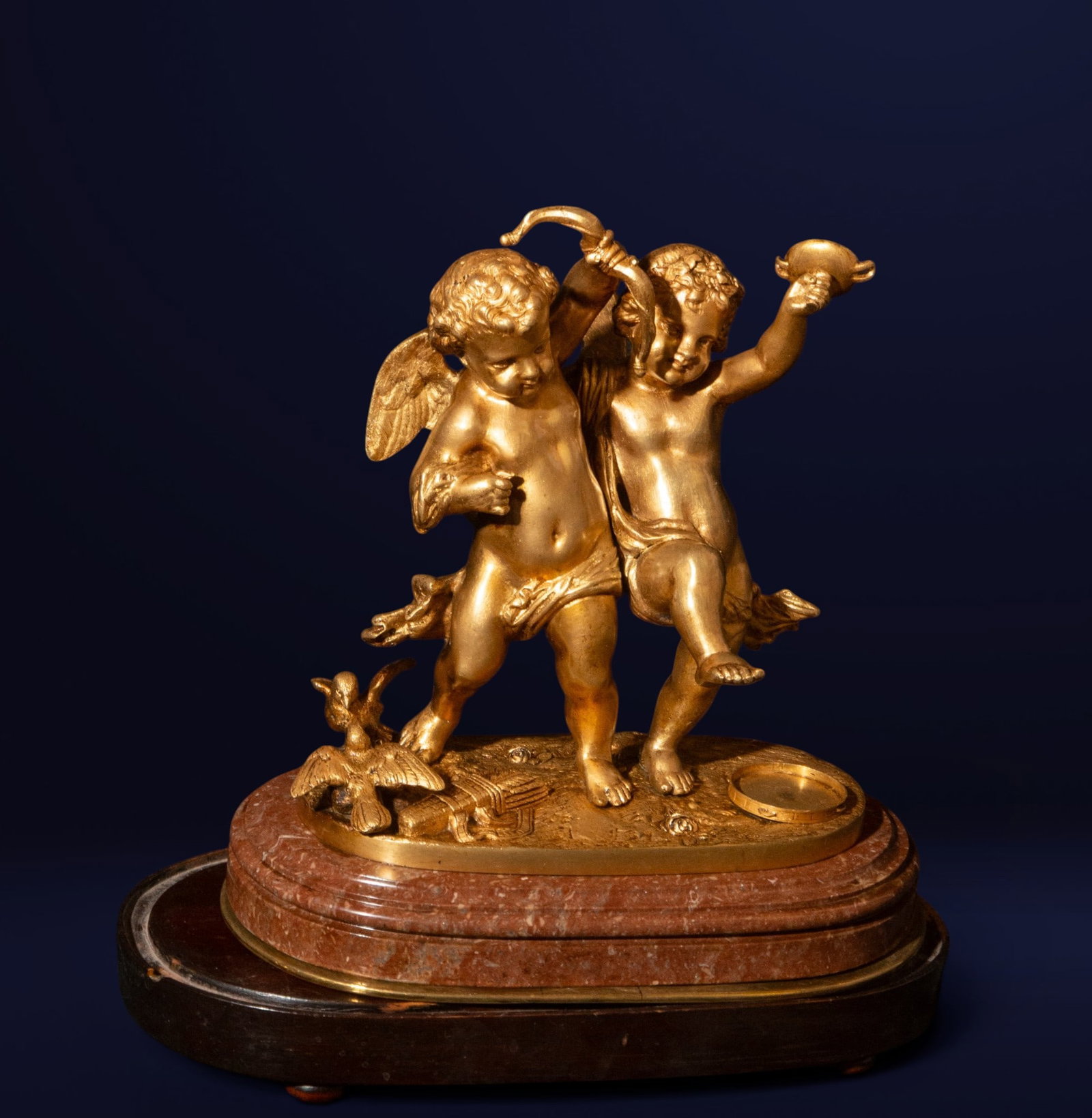 Beautiful Couple of Lovers in Gilded Bronze, 19th Century: Measurements: 37 cm x 33 cm x 18 cm. Base in red marble.