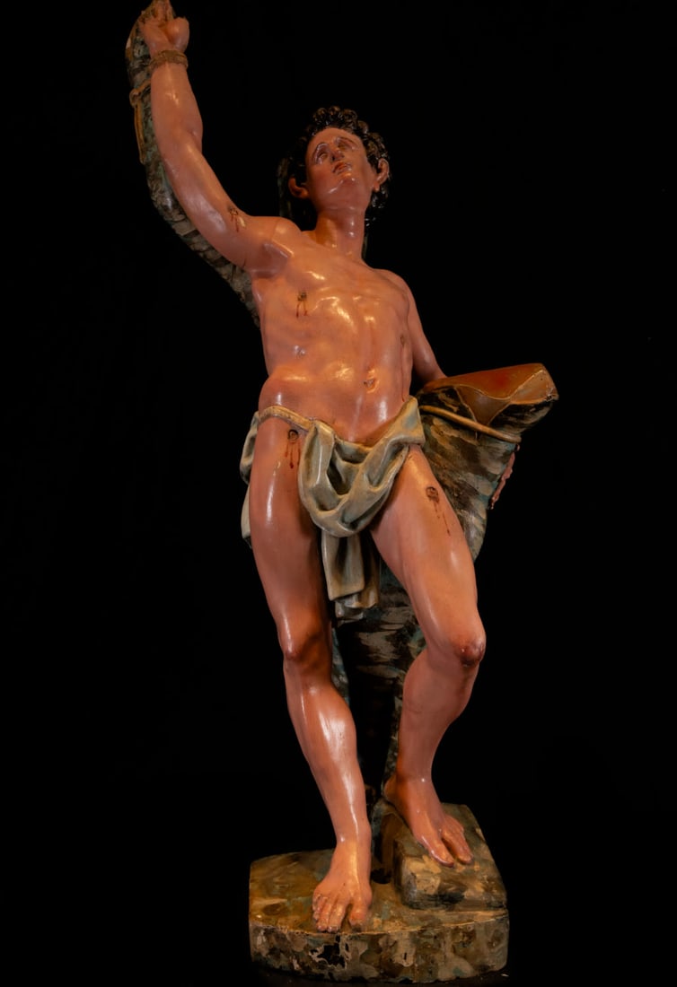 Large Saint Sebastian tied to the Column, Italian Renaissance school of the 15th century early 16th: In polychrome wood. Total measurements: 110 x 50 x 25 cm. Reference bibliography: André Chastel, El Saco de Roma, 1527, Madrid, Espasa Arte, 1986, pp. 101-102, lot without reserve price.