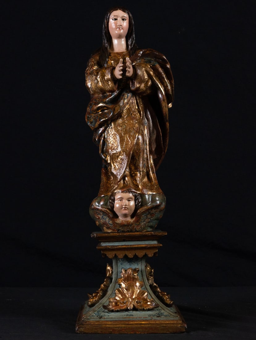Immaculate Virgin of New Spain, 17th century Mexican colonial work, possibly Puebla: In gilt, polychrome, and sgraffito wood. Virgin measurements: 47 x 19 x 17 cm, total measurements with built-in base: 65 x 21 x 21 cm