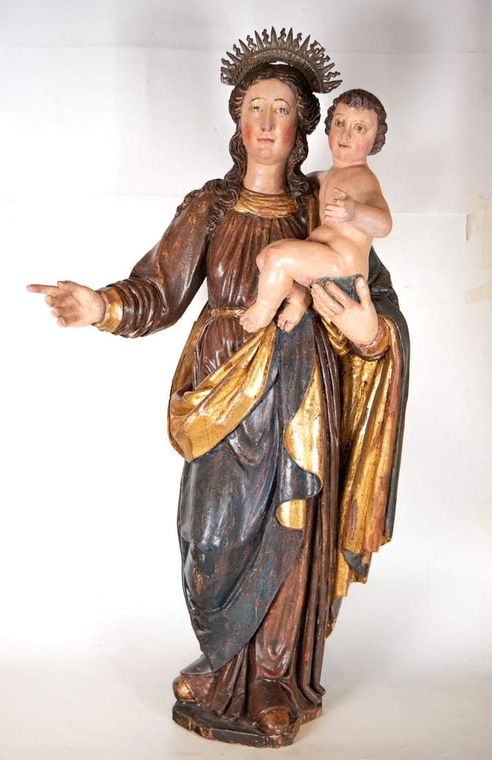 Large Virgin with Child in Arms, Portuguese school of the XVI - XVII century: With Silver Crown, measures: 107 x 55 x 38 cm