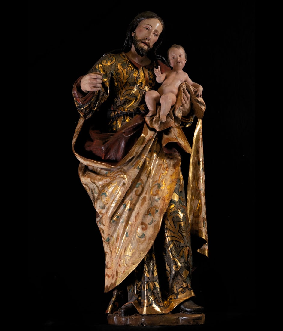 Large Saint Joseph with Child, New Spanish colonial work from the end of the 17th century: Child measurements: 146 x 74 x 48 cm. Golden, polychrome and sgraffito mantles. Total measurements: 52 x 44 x 16 cm. Origin: private collection, Madrid.