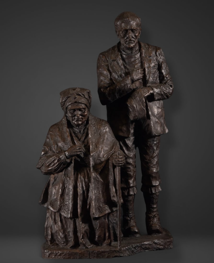 Bronze Elderly Couple, 19th - 20th centuries: Measurements: 43 x 22 x 15 cm