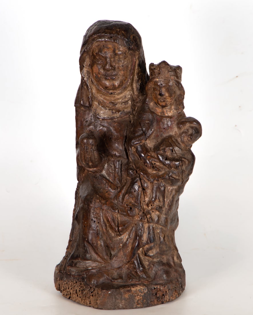 Saint Anne with the Virgin and the Child Jesus, German school of the 16th century: In carved wood, with traces of gilded polychromy, measurements: 39 x 19 x 15 cm