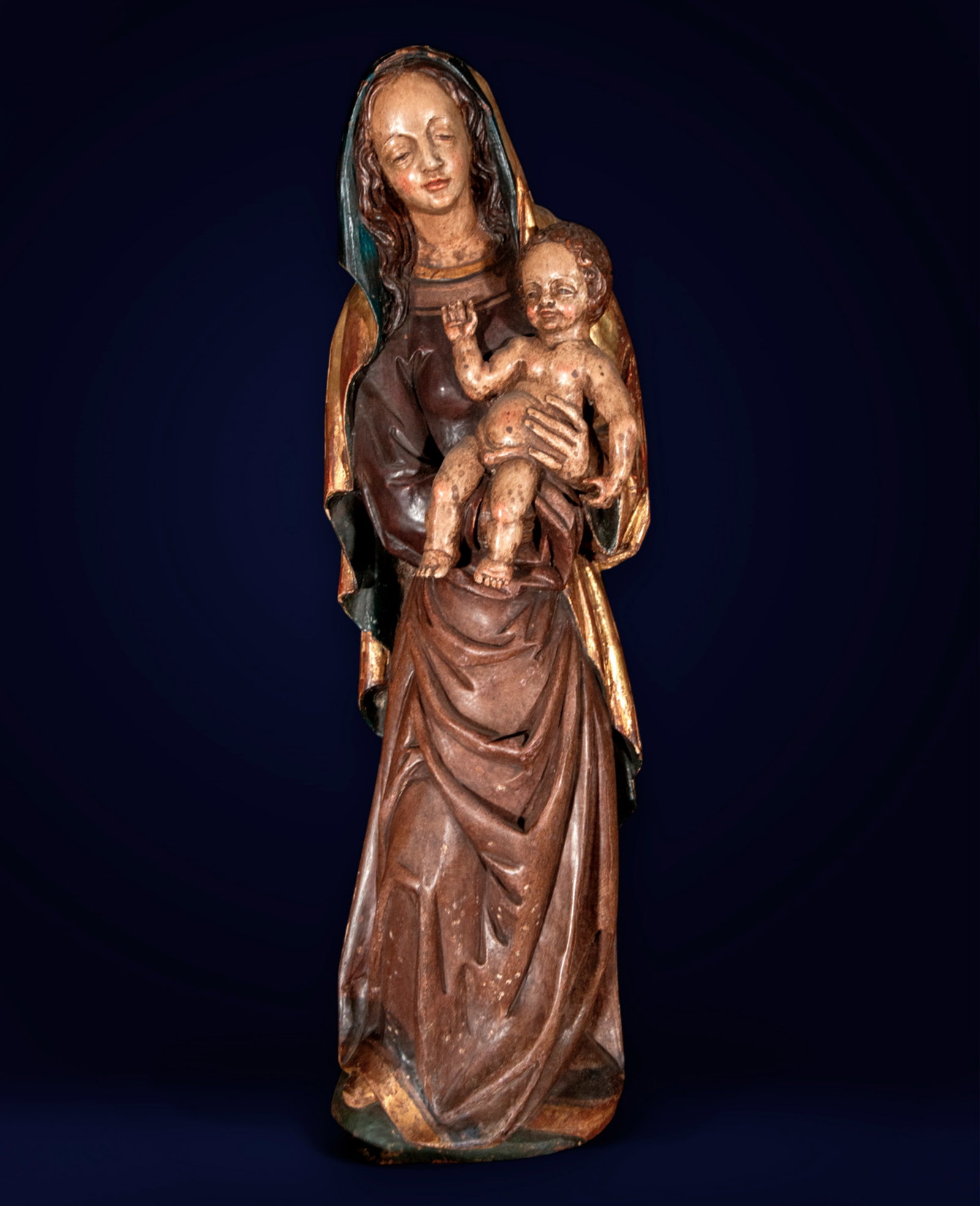Following Gothic Models from Brabant, 19th century, Virgin with Child Jesus in wood: Measurements 80 x 27 x 16 cm