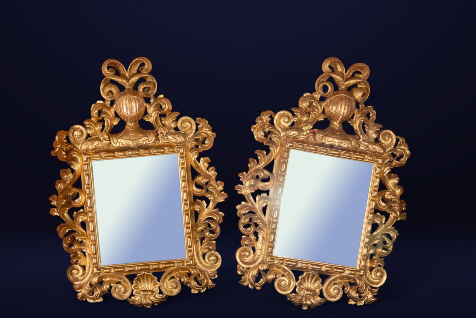 Pair of spectacular 19th-century Venetian cornucopia mirrors: Measurements: 46 cm x 36 cm and 105 cm x 73 cm