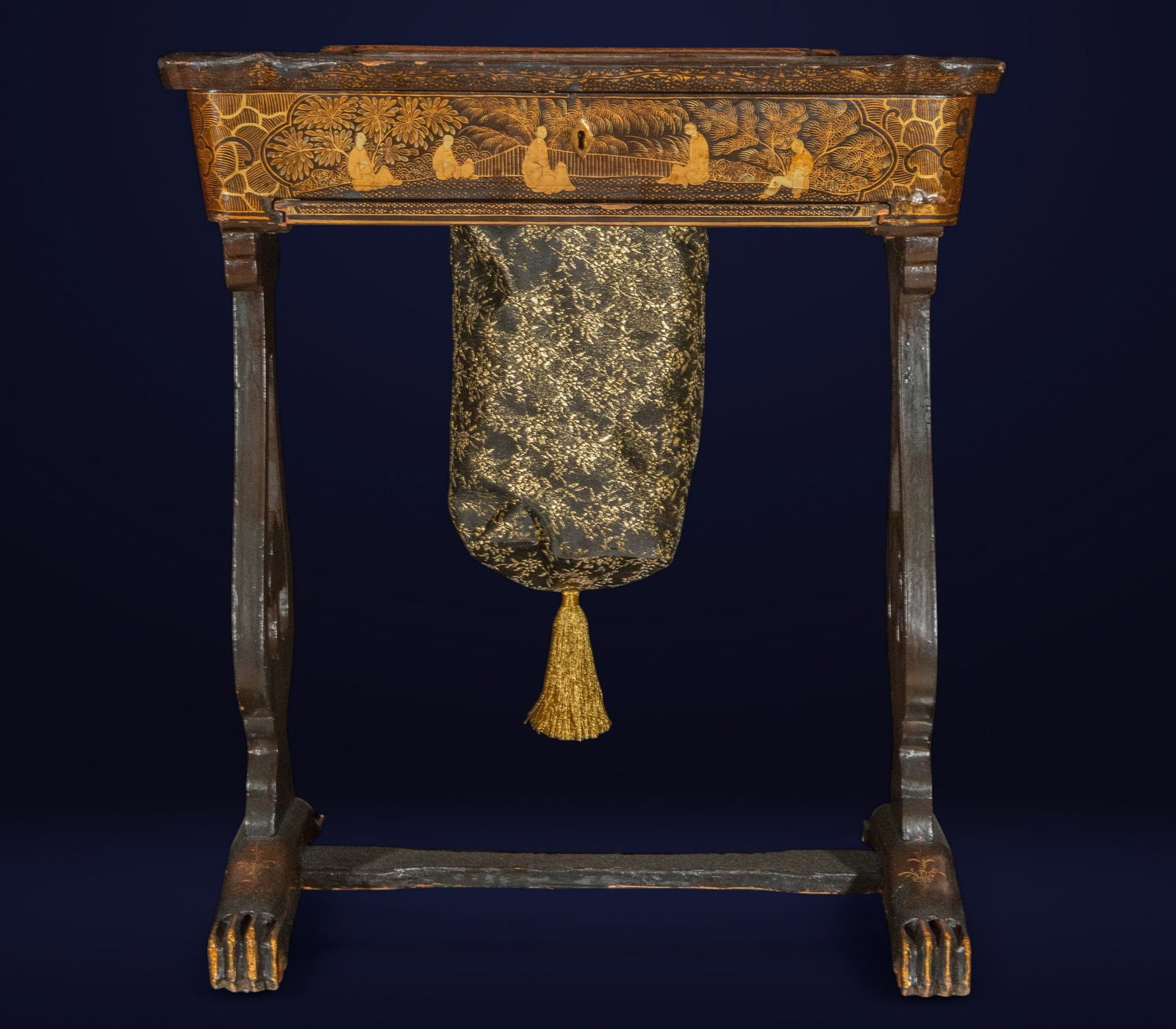 19th-century Filipino gold lacquer sewing box (1 of 12)
