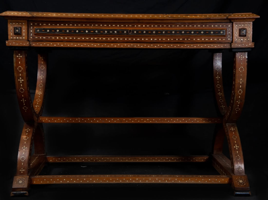 Exceptional Piedmontese Table in Bone inlay, Italian work of the 18th century: With a mythological scene carved in bone, mother of pearl and openwork brass in the central part. Measurements: 77 x 78 x 73 cm