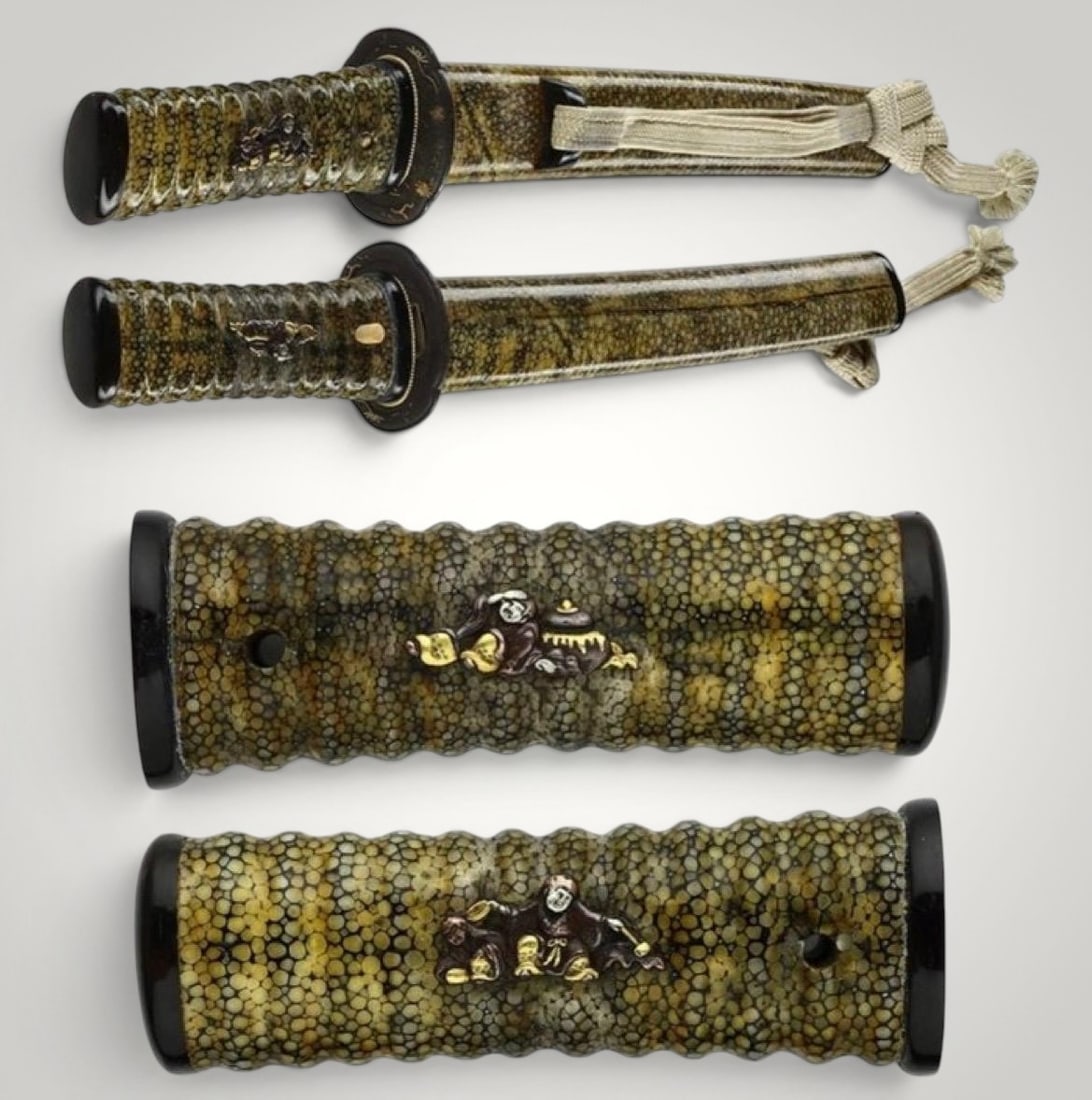 Tant? in shirasaya with koshirae, Bizen no Suke Munetsugu, Japan, Edo period, 19th century.: Tamahagane wrought iron blade with koshirae. Measurements: blade length 26.3 cm; width at hamachi 2.69 cm; kasane 0.89 cm; weight 295 g. Japanese tant? with shirasaya and koshirae, signed on the nakag
