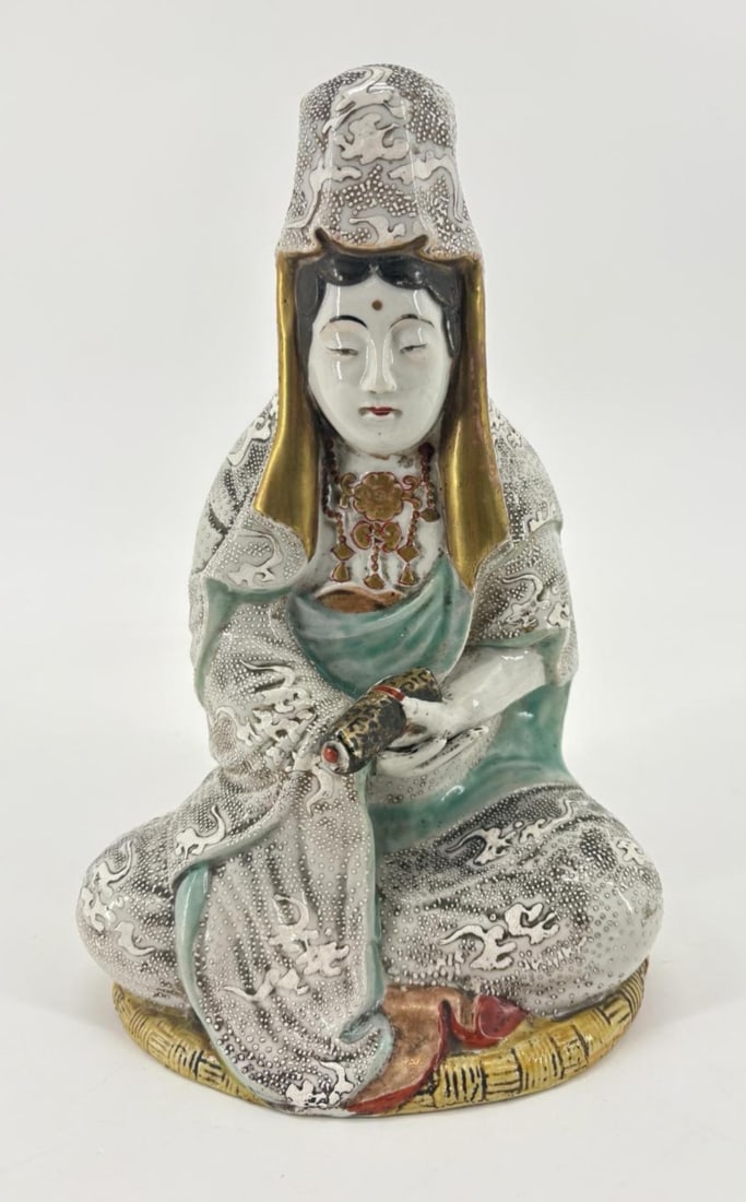 Beautiful Guanyin Kutani from the early 19th century: 23 cm H