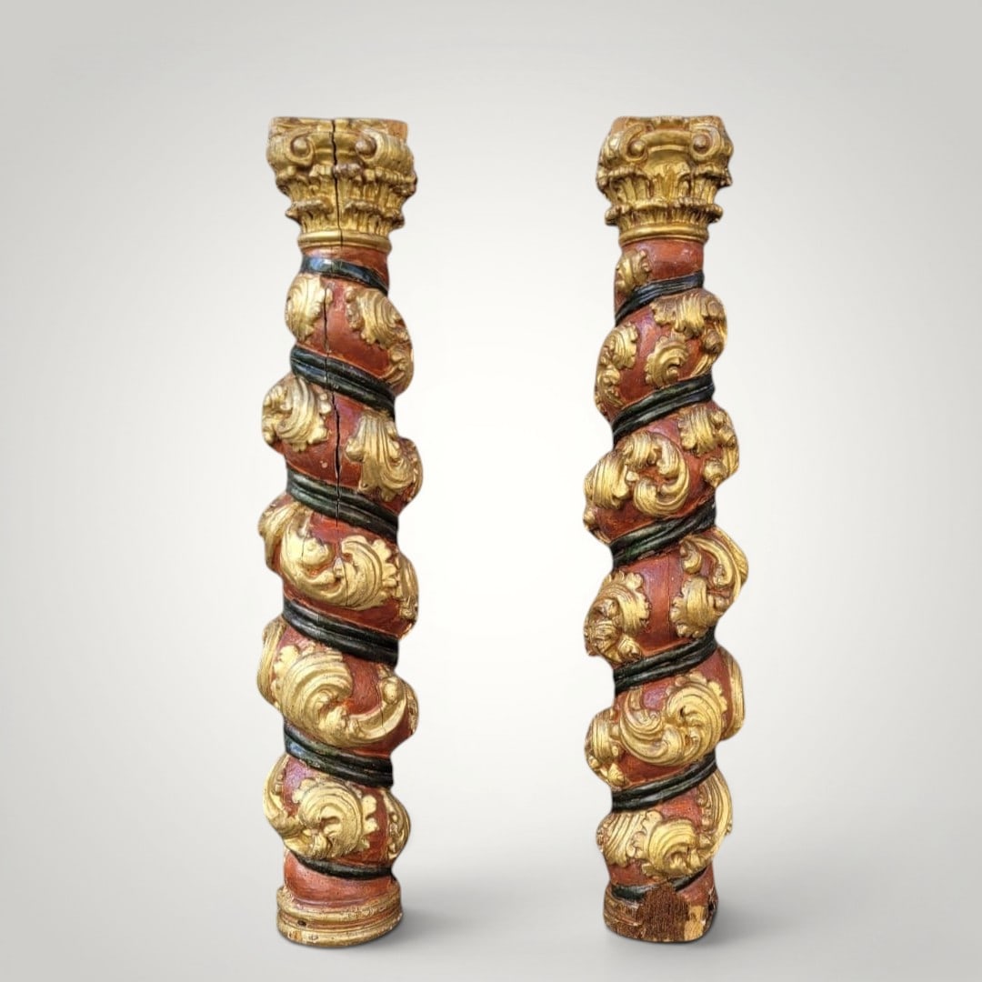 PAIR OF LARGE ITALIAN BAROQUE SOLOMONIC COLUMNS, WOOD, 17TH CENTURY: Carved and gilded wood. Dimensions: 100 x 18 x 18 cm.