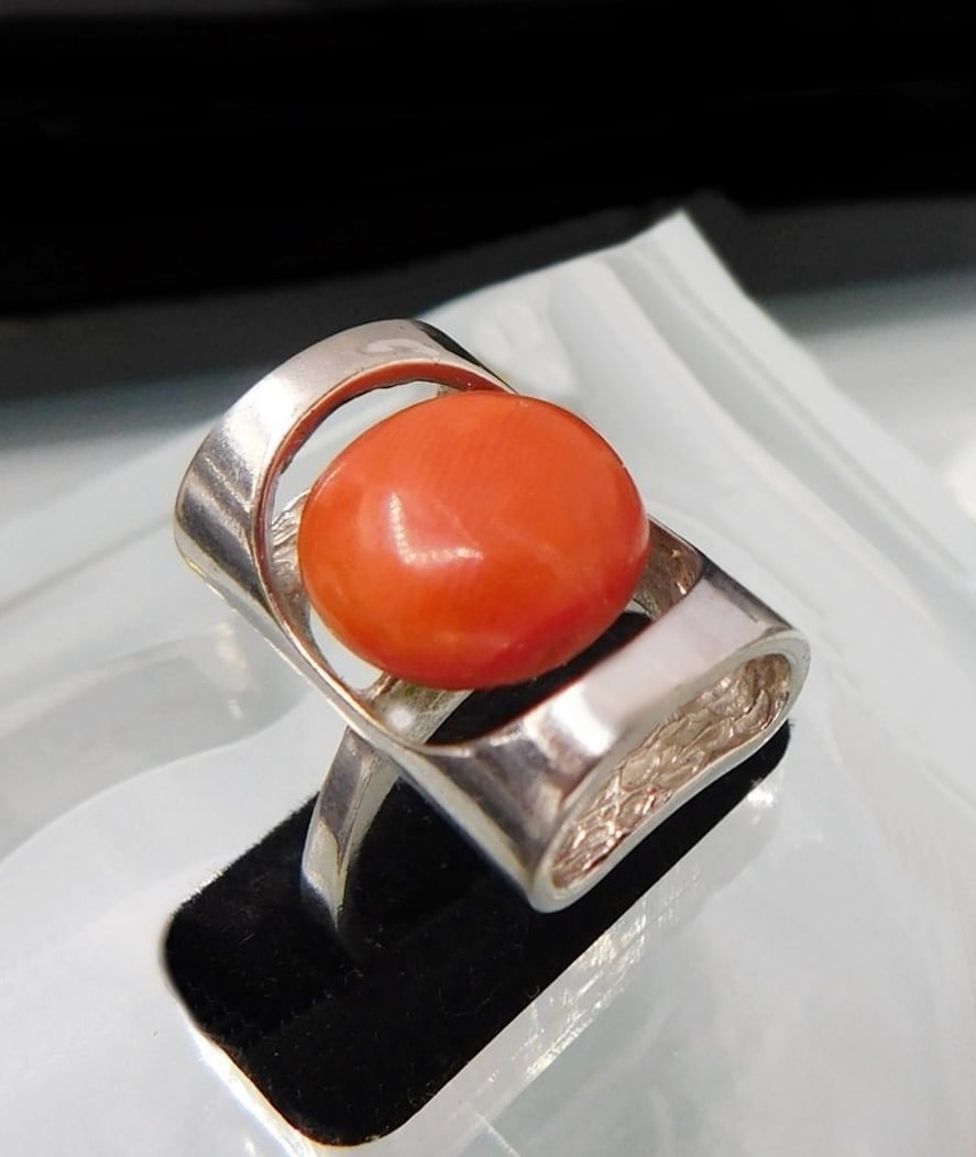 Vintage sterling silver 925 ring with natural Mediterranean coral (1 of 4)