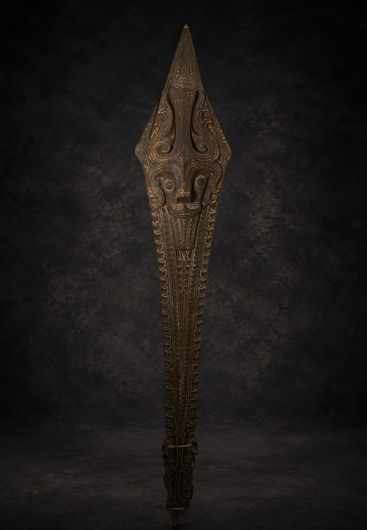 Monumental Indonesian Tribal Batak Pole, Lake Toba - Asian Art - Ex-Eudald Serra Collection, 1920: 255 x 50 x 15 cm. Collected in Sumatra in 1974, ex. col. Eduald Serra.