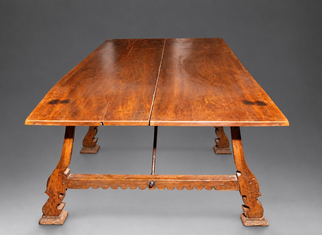 Large walnut table with two-piece top – 17th century (1 of 2)