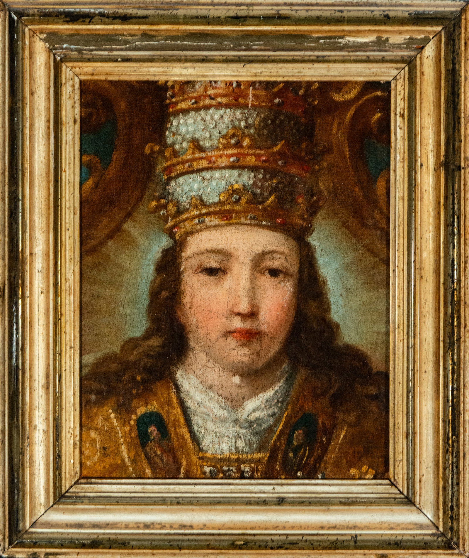 Portrait of a pontiff with papal tiara – Italian School – 17th century: Oil on canvas. Dimensions of the work: 36 × 28 cm; with frame: 50 × 41 cm. Bust portrait of a pontiff, depicted frontally wearing a papal tiara with a triple crown and rich ornaments. The figure app