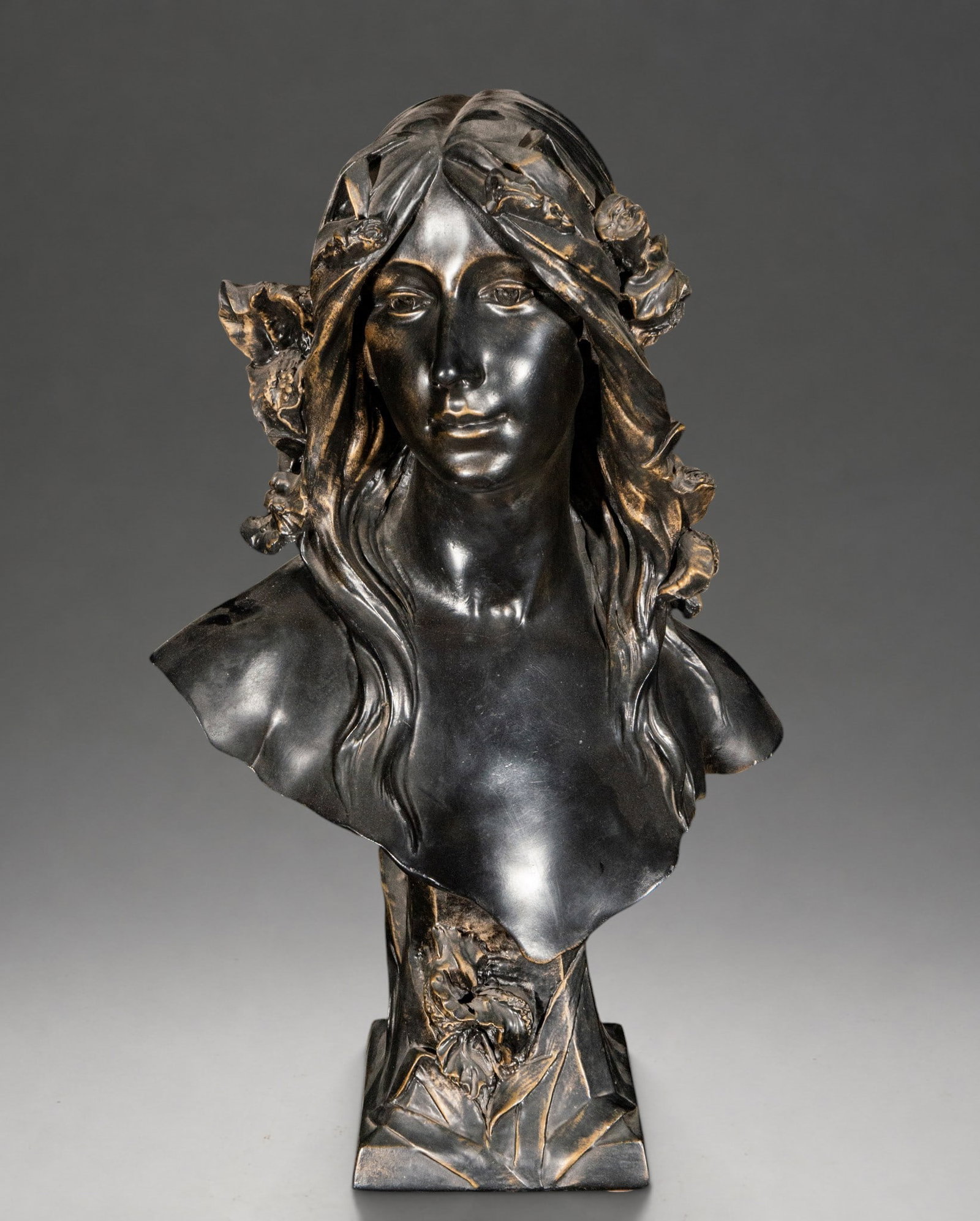 Modernist female bust, signed “Georges Coudray?? – circa 1900 (1 of 5)