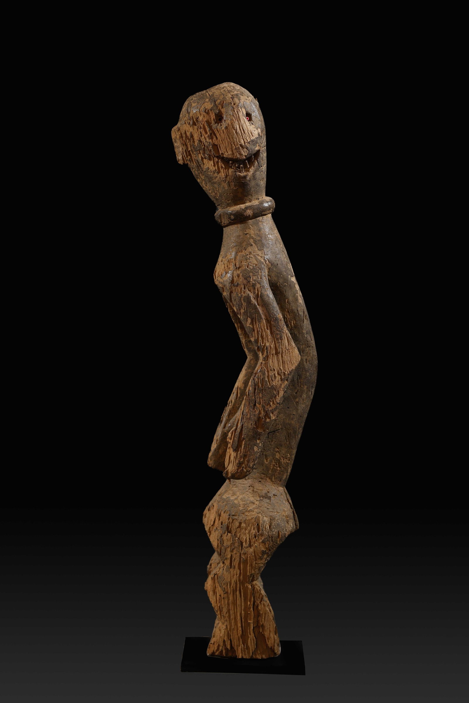 Very Old African Figure possibly Senufo or Mumuye, Ivory Coast or Nigeria 19th century: In wood: 72 x 15 x 15 cm