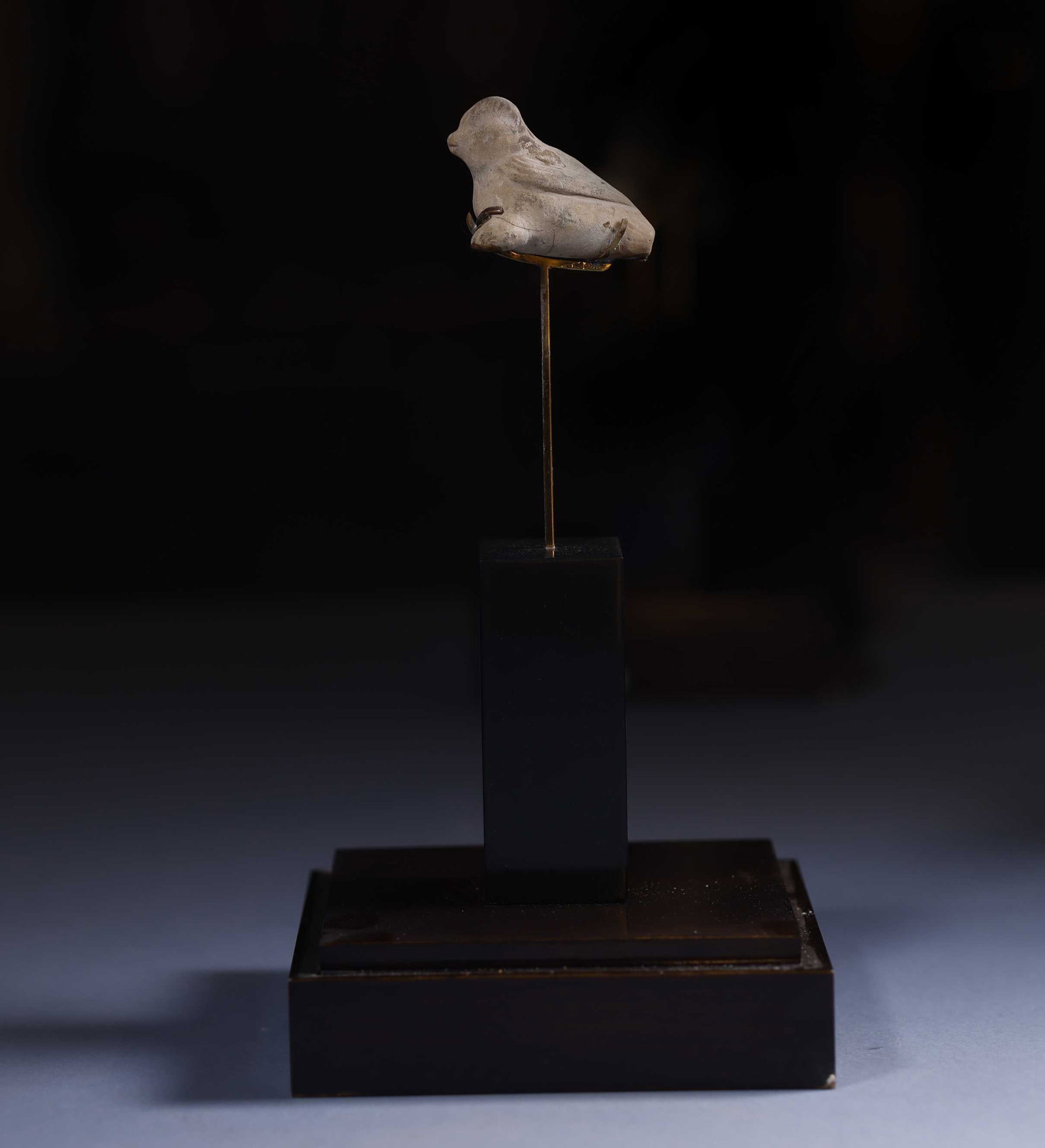 Pre-Columbian sculpture Tumaco La Tolita Pre-Columbian America: Measurements: 5 x 3 x 6 cm