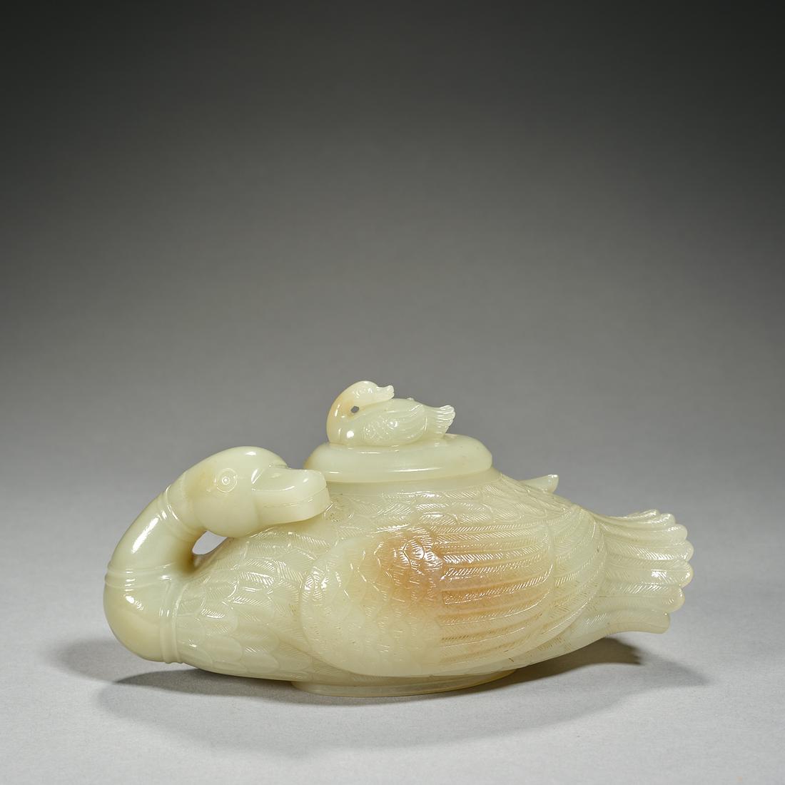 Jade vase with cover carved with 'wild goose',Qing dynasty (1 of 8)