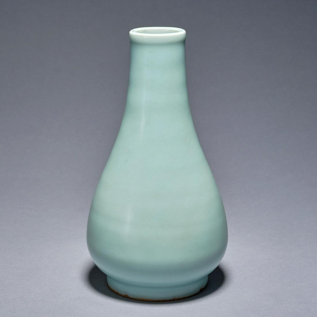 A Longquan celadon vase, Song dynasty (1 of 7)