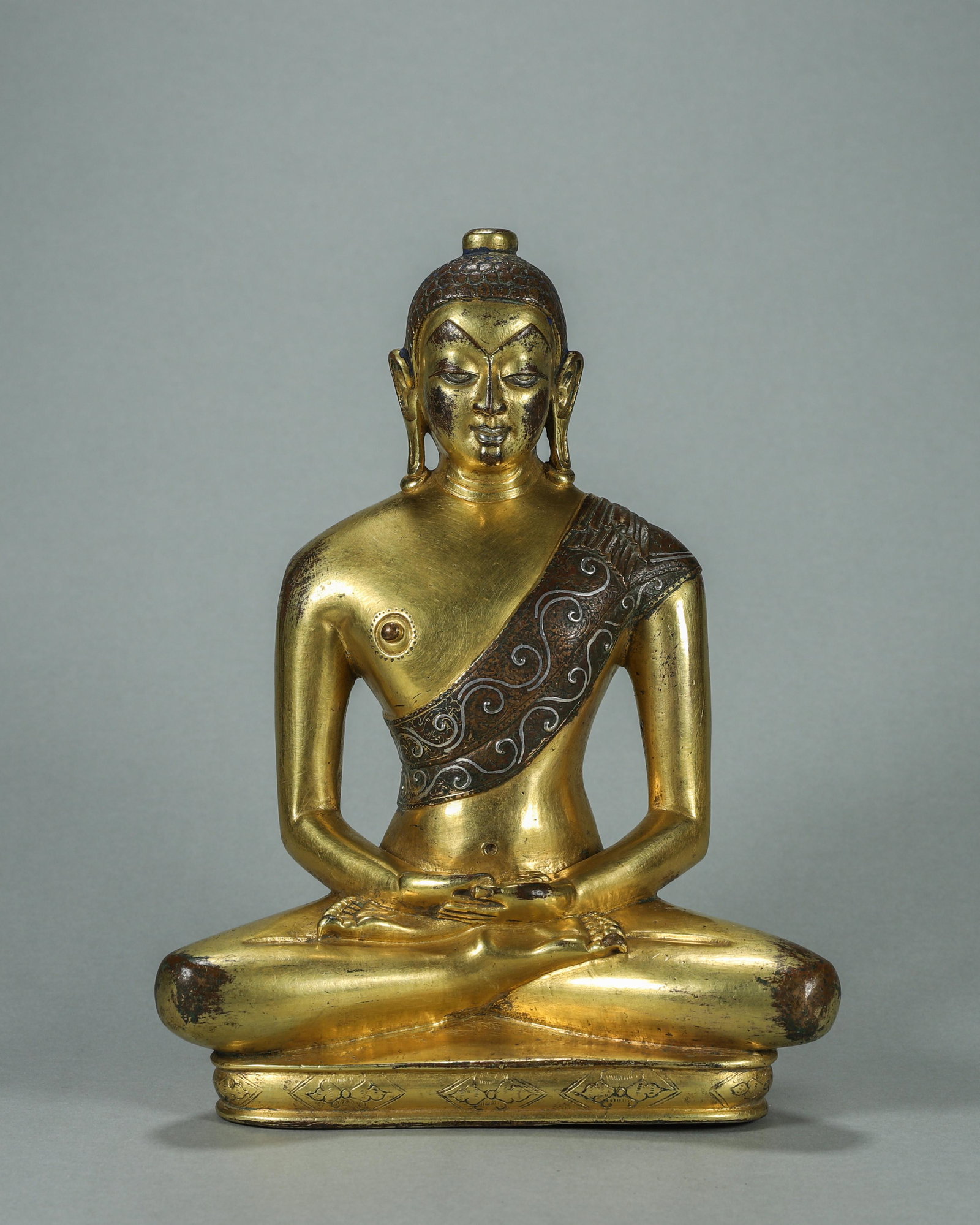 A silver-inlaid copper Amitabha buddha statue (1 of 12)