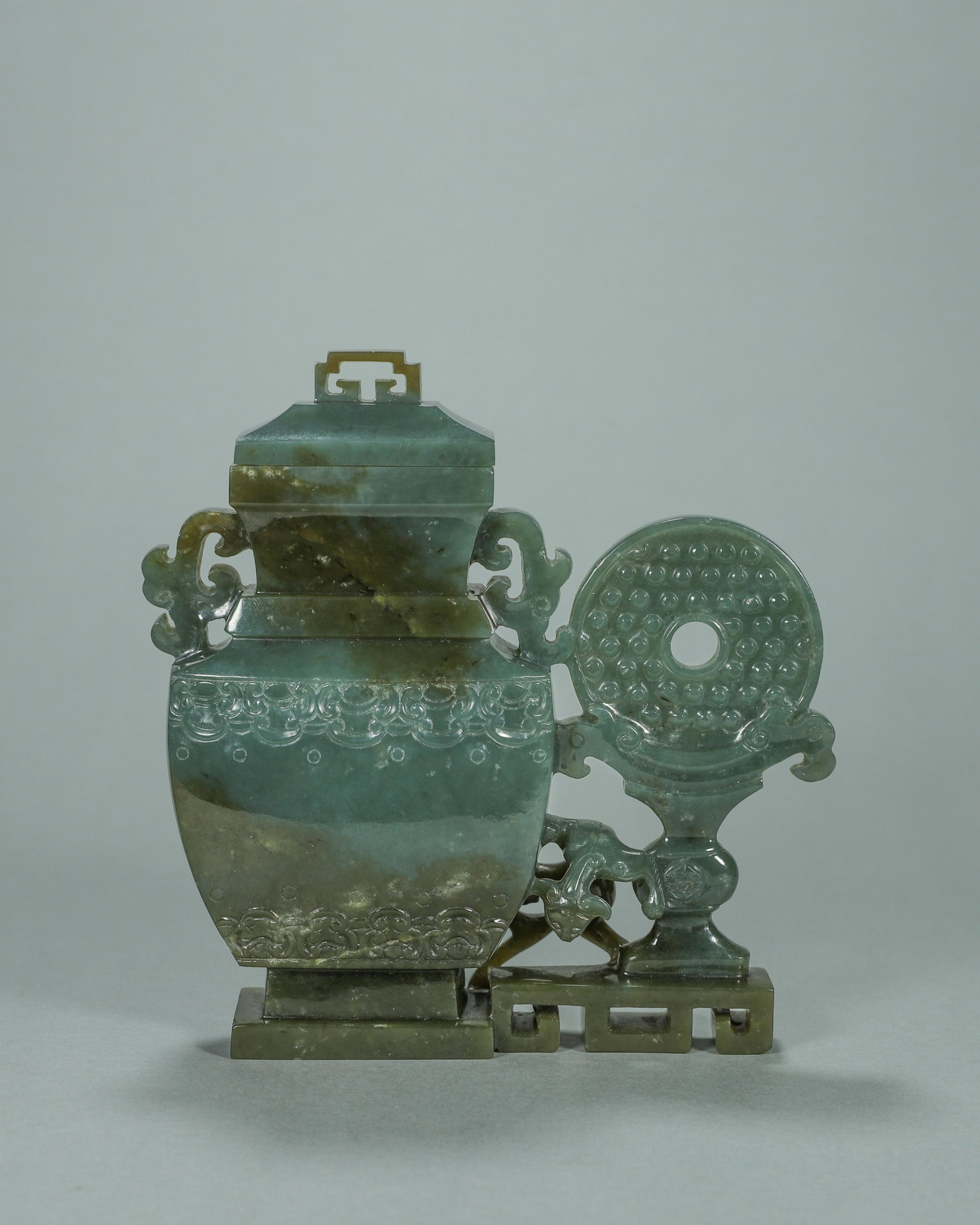 A connected Hetian jade vase and screen (1 of 10)