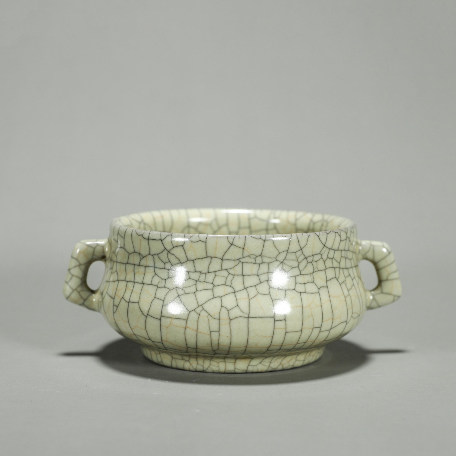 A Ge kiln glazed porcelain censer with dragon shaped ears (1 of 9)