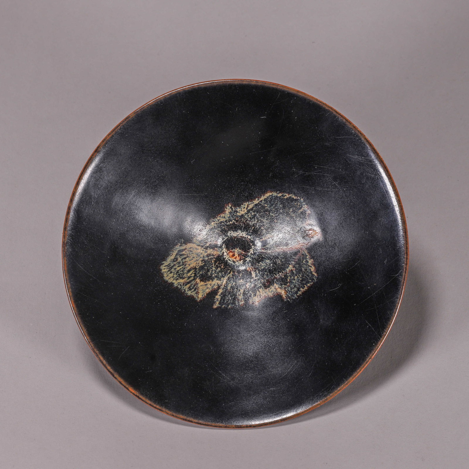 A porcelain hat shaped cup (1 of 8)