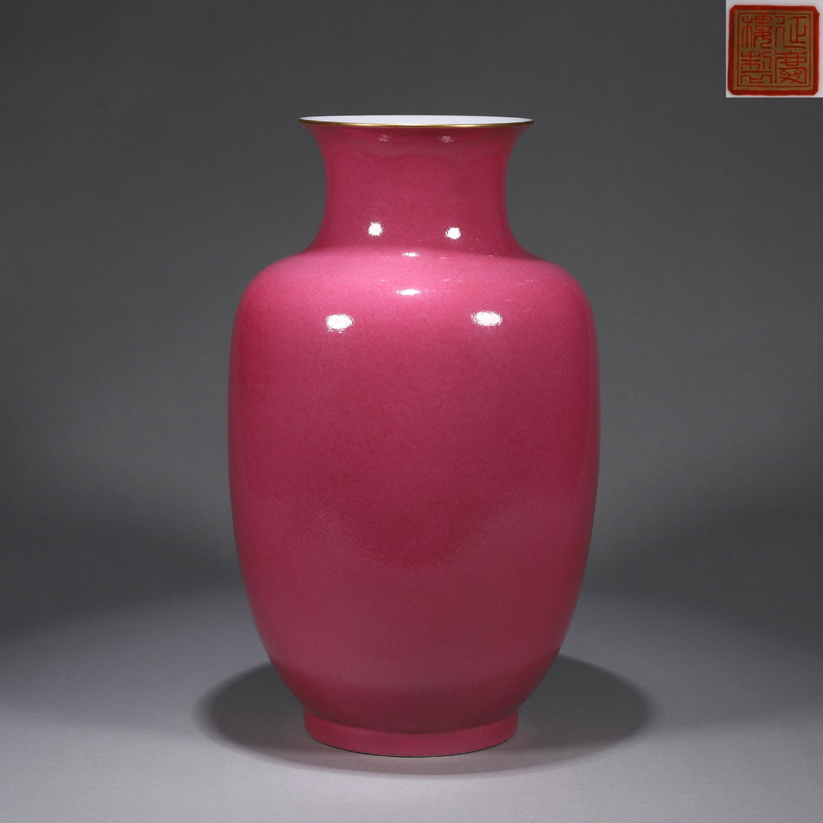 A red glaze porcelain lantern shaped vase (1 of 8)