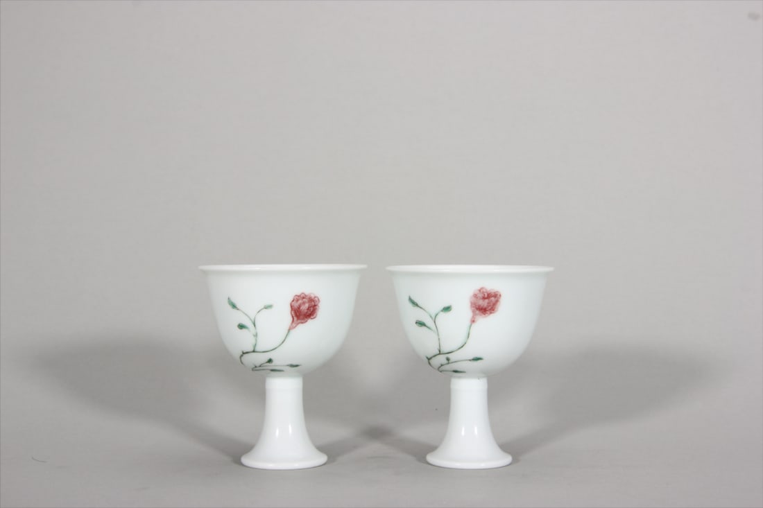 A pair of underglaze red multicolored flower porcelain cups,Qing Dynasty,China: H:7.5cm CAL:6.5cm