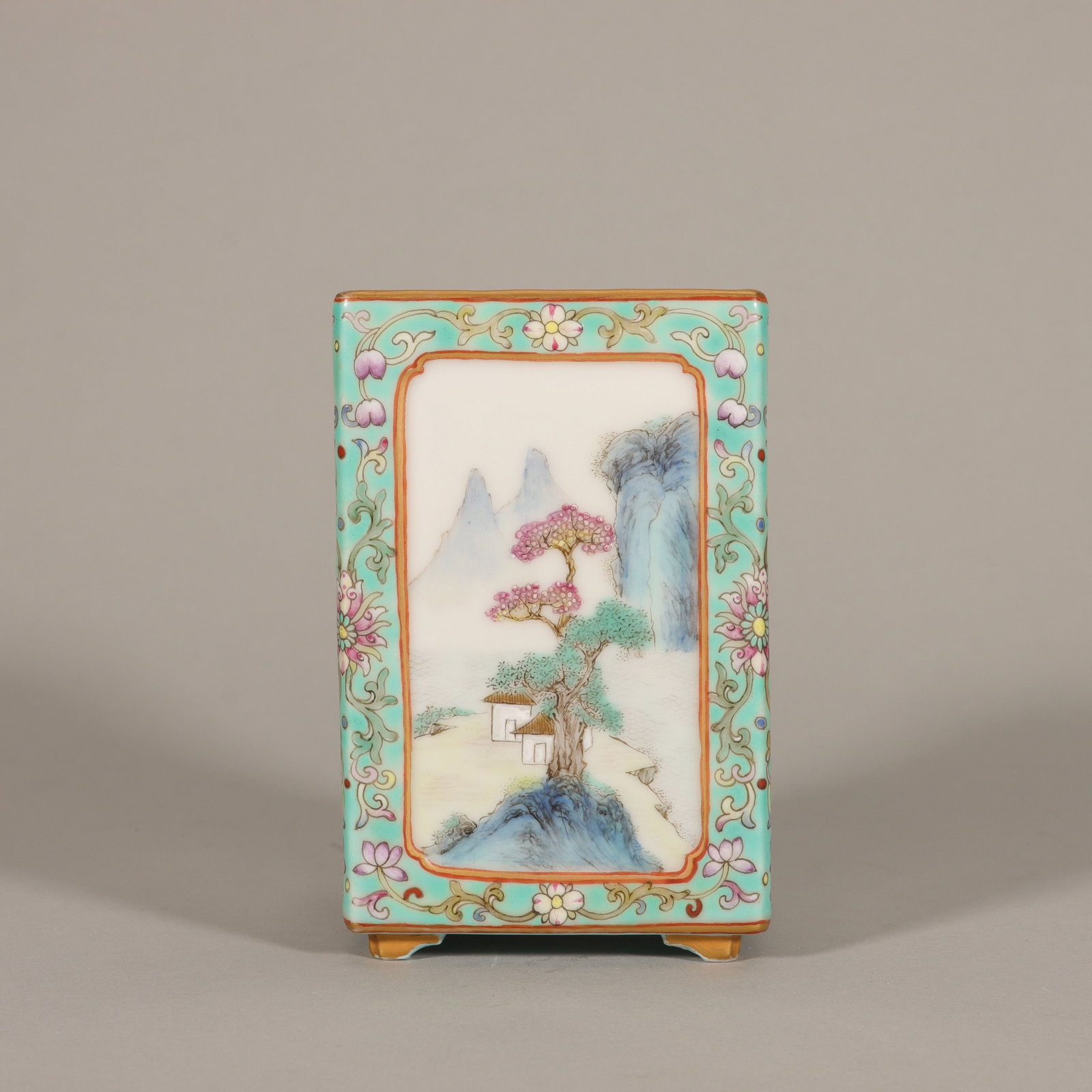 A famille rose landscape and figure porcelain brush pot,Qing Dynasty,China: H:10.5cm