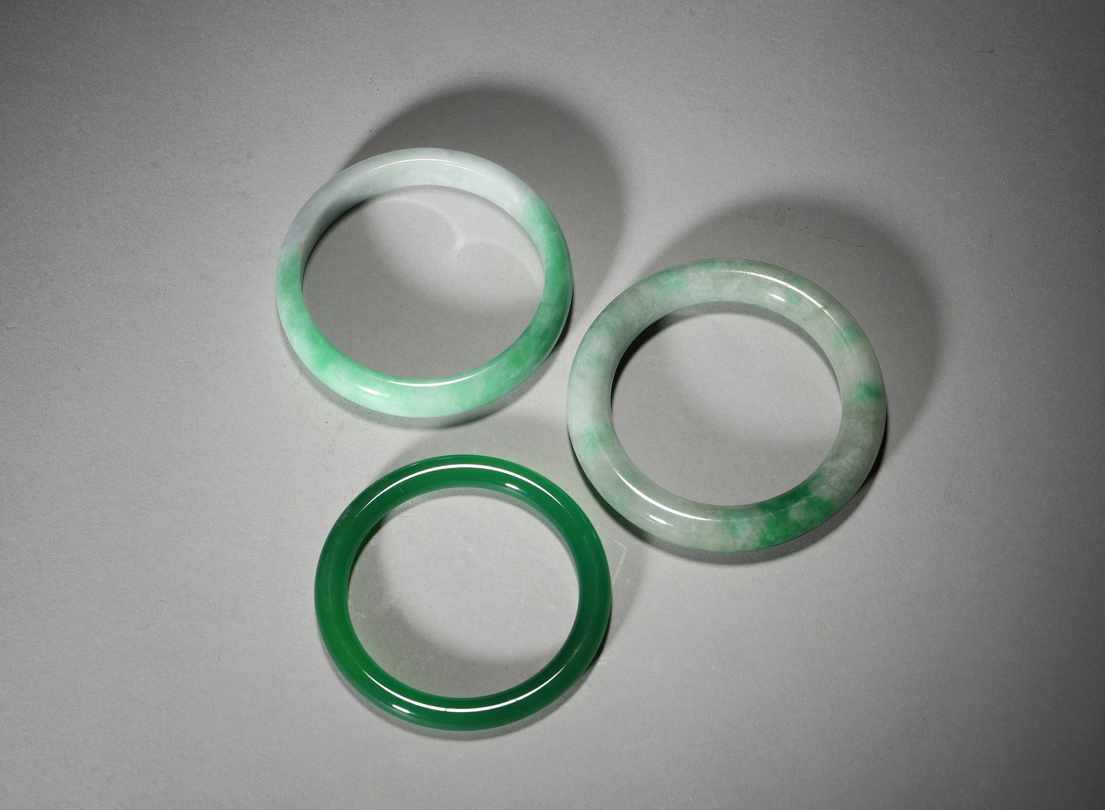 A set of jade bracelets: D:7.5cm Weight:154g