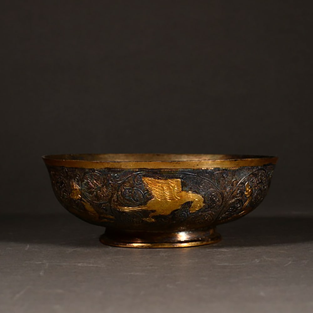 Gold gilded bronze dragon pattern bowl of the Republic of China: H:4cm D:12cm