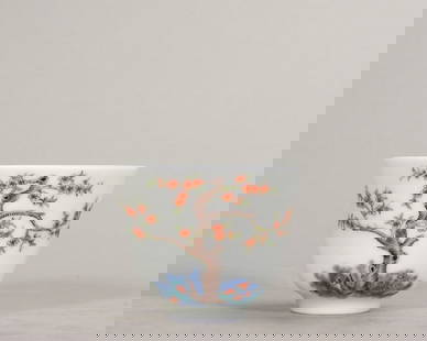A multicolored flower porcelain cup,Qing Dynasty,China: H:5.1cm CAL:6.1cm