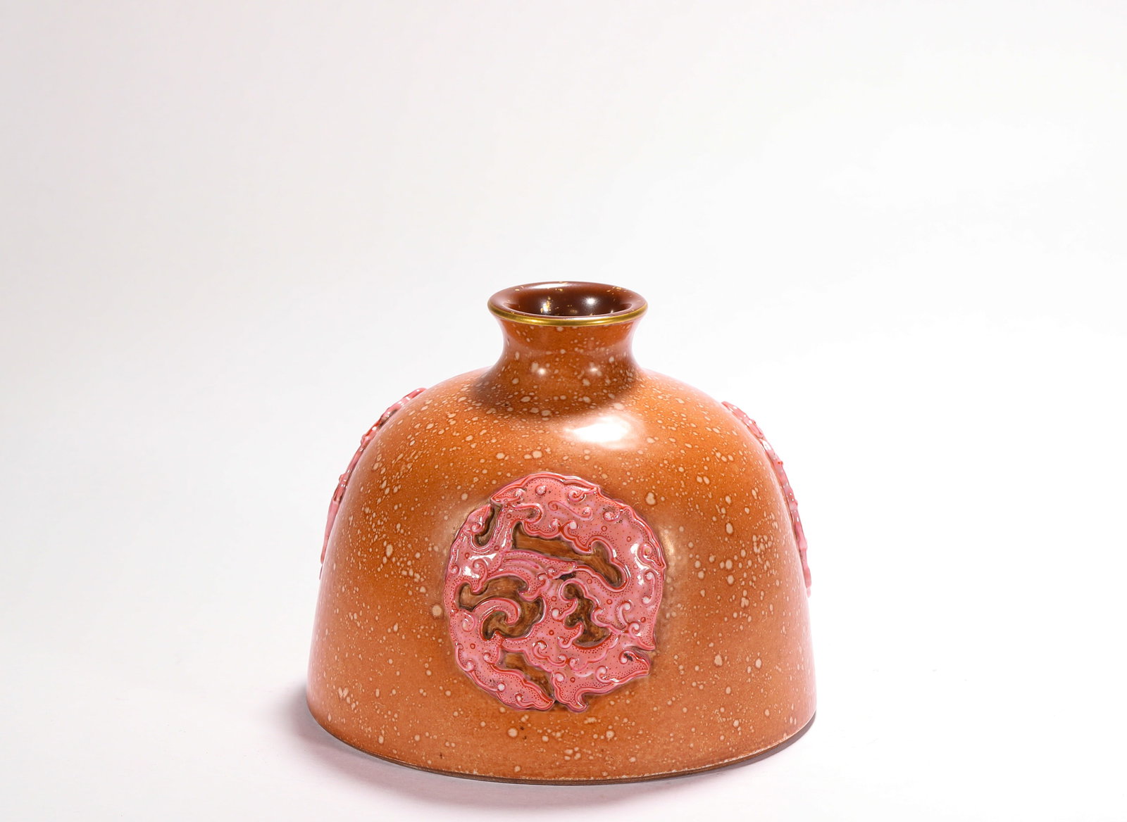 A Qing Dynasty Yongzheng Water Pot, China (1 of 7)