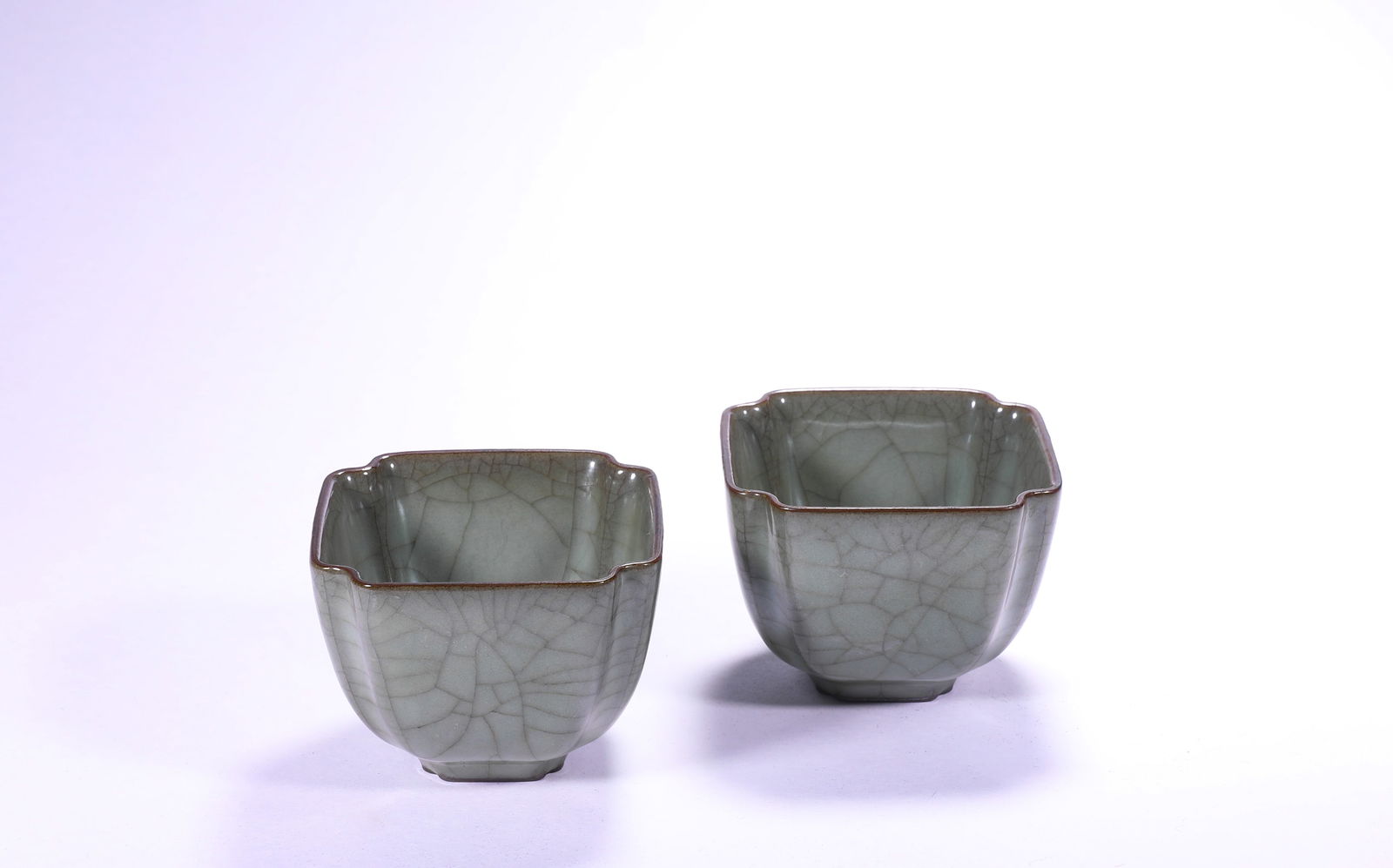A pair of tea cups from the Song Dynasty Ru Kiln: H5.3cmW7cm