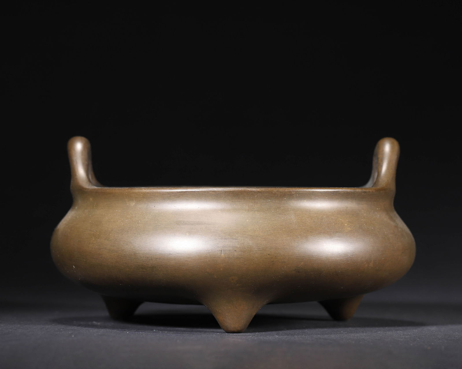 Qing yongzheng bronze censer with straight handles & three feet (1 of 7)